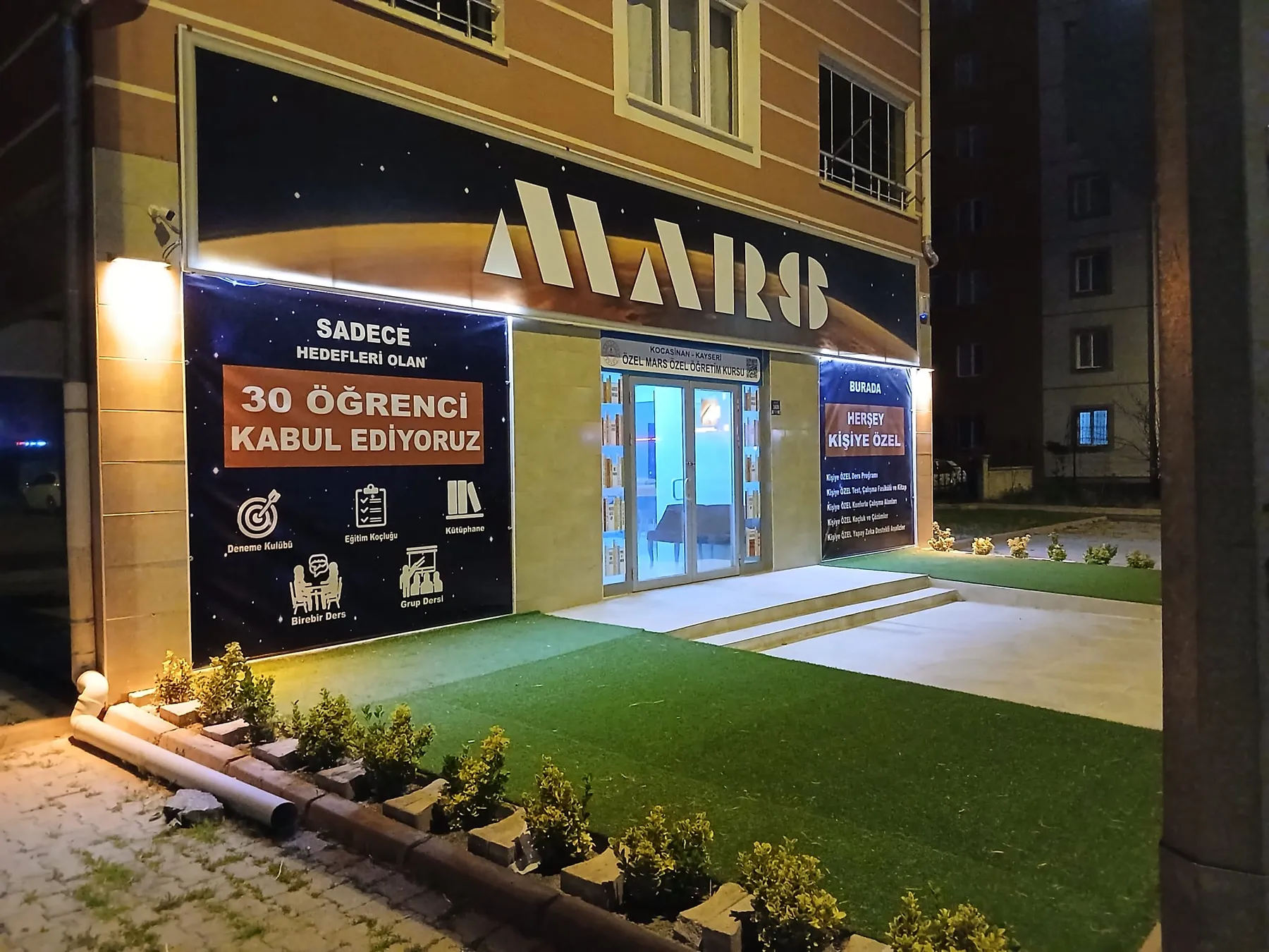 Mars gece dış cephe